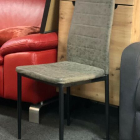 Chaises de salle à manger similicuir (8 pièces disponibles)
