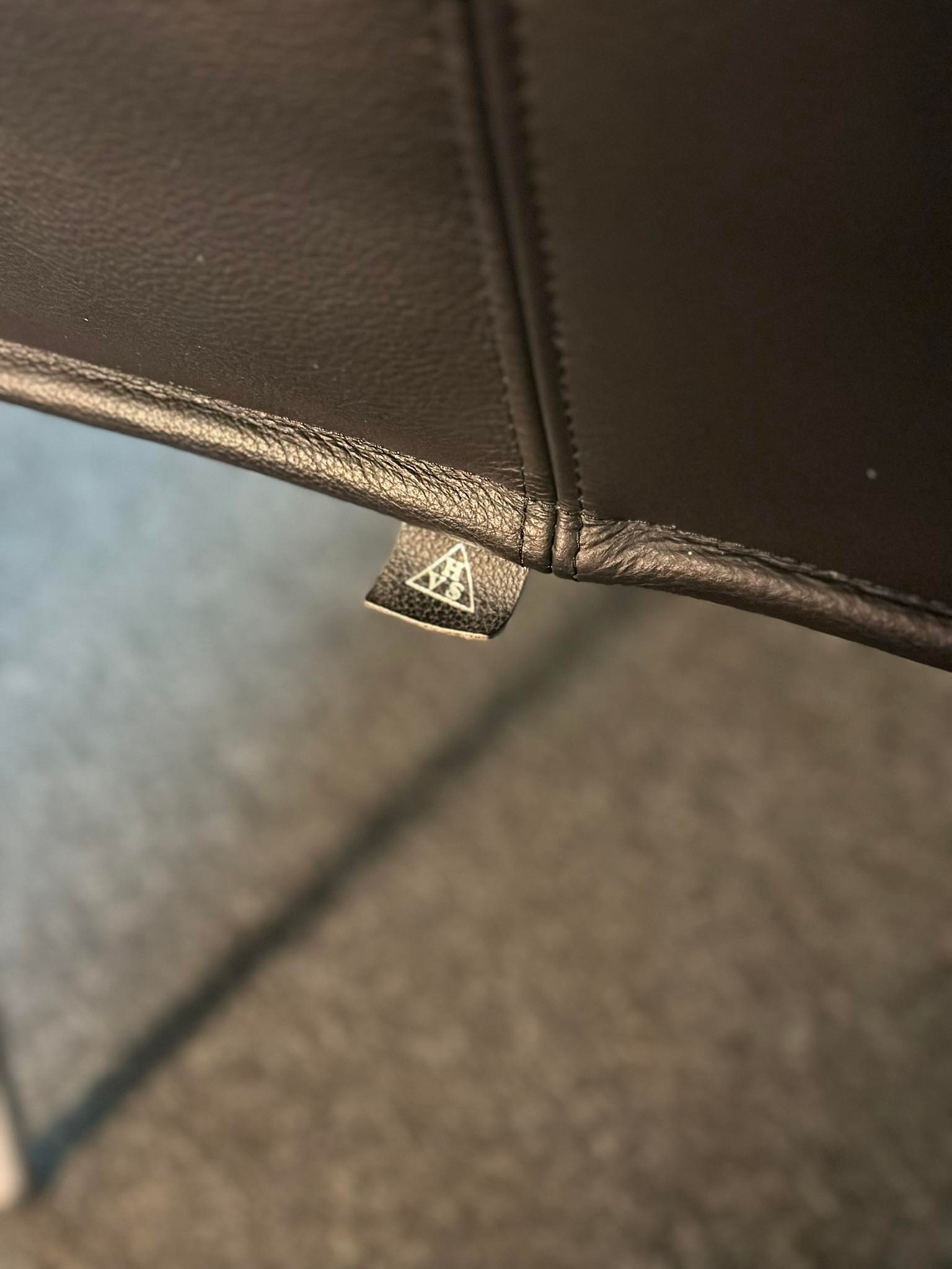 6x Chaises salle à manger en cuir noir - Image 4