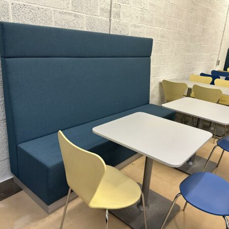 Banquette lounge "Ahrend" 4 personne (1 pièce disponible)
