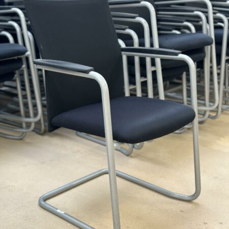 Chaises de bureau empilable - Conforto (60 pièces disponibles)