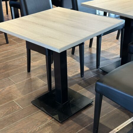 Table 2 personnes (54 pièces disponibles)