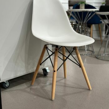 Chaise style scandinave (16 disponibles)