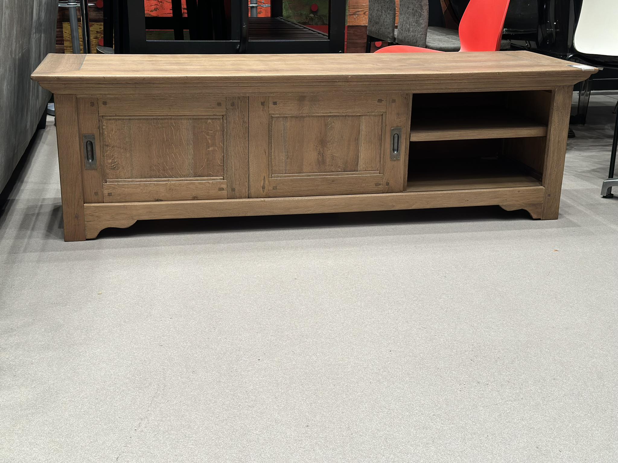 Meuble TV en bois massif - portes coulissantes - Image 4