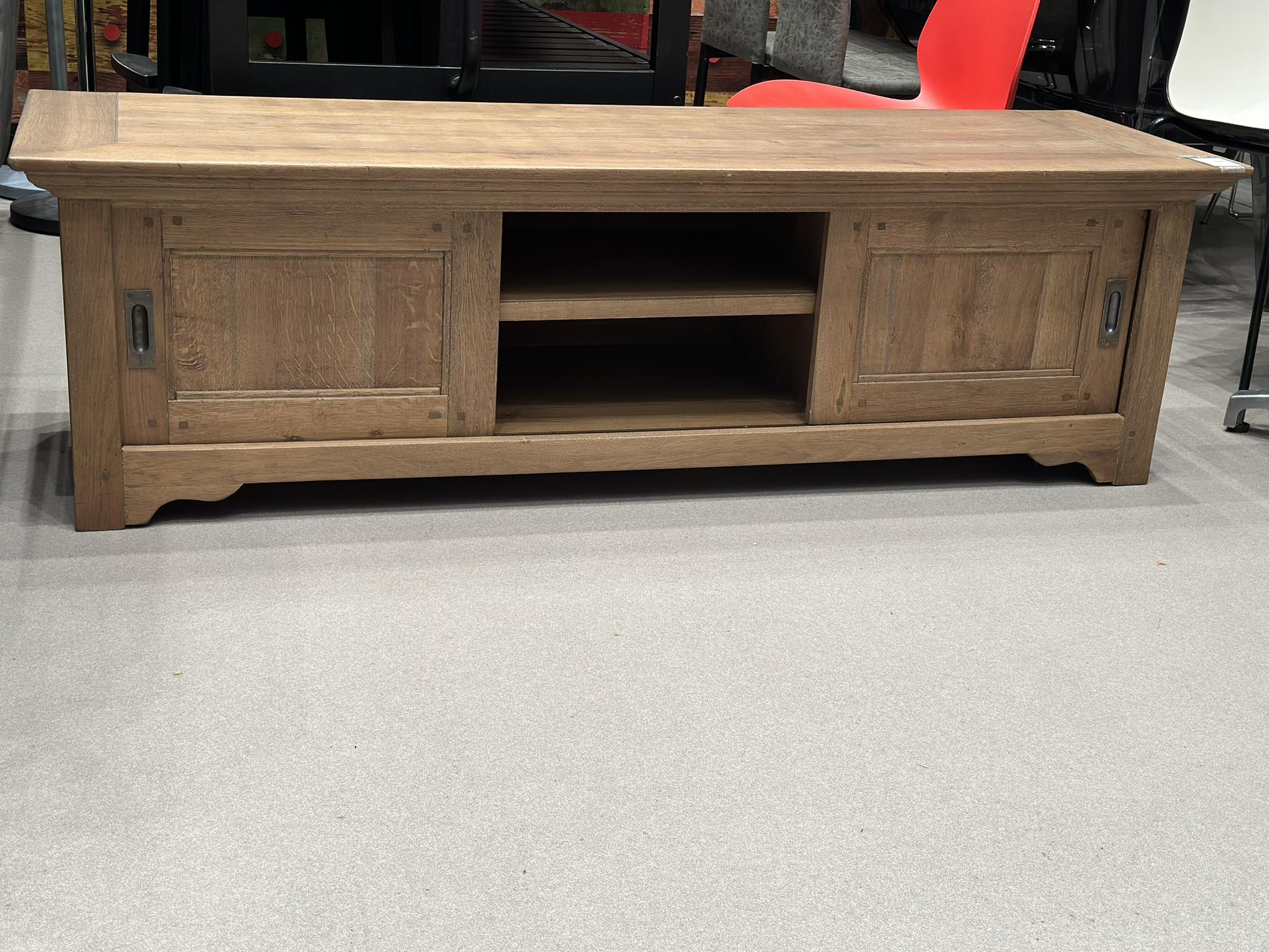 Meuble TV en bois massif - portes coulissantes - Image 3