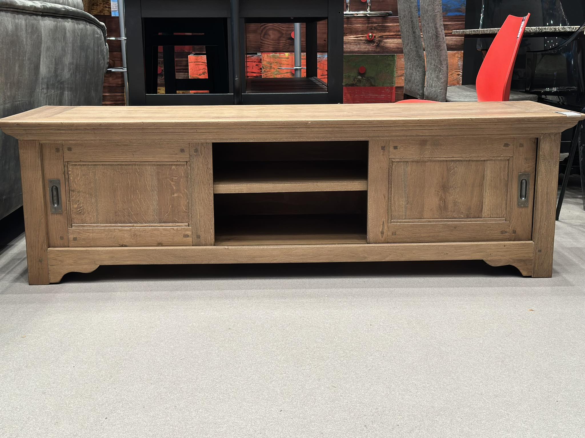 Meuble TV en bois massif - portes coulissantes - Image 2