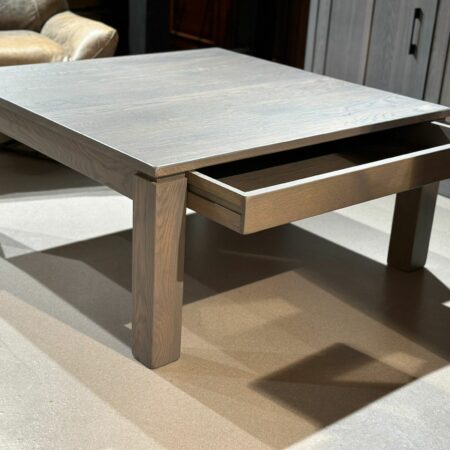 Table de salon avec tiroirs