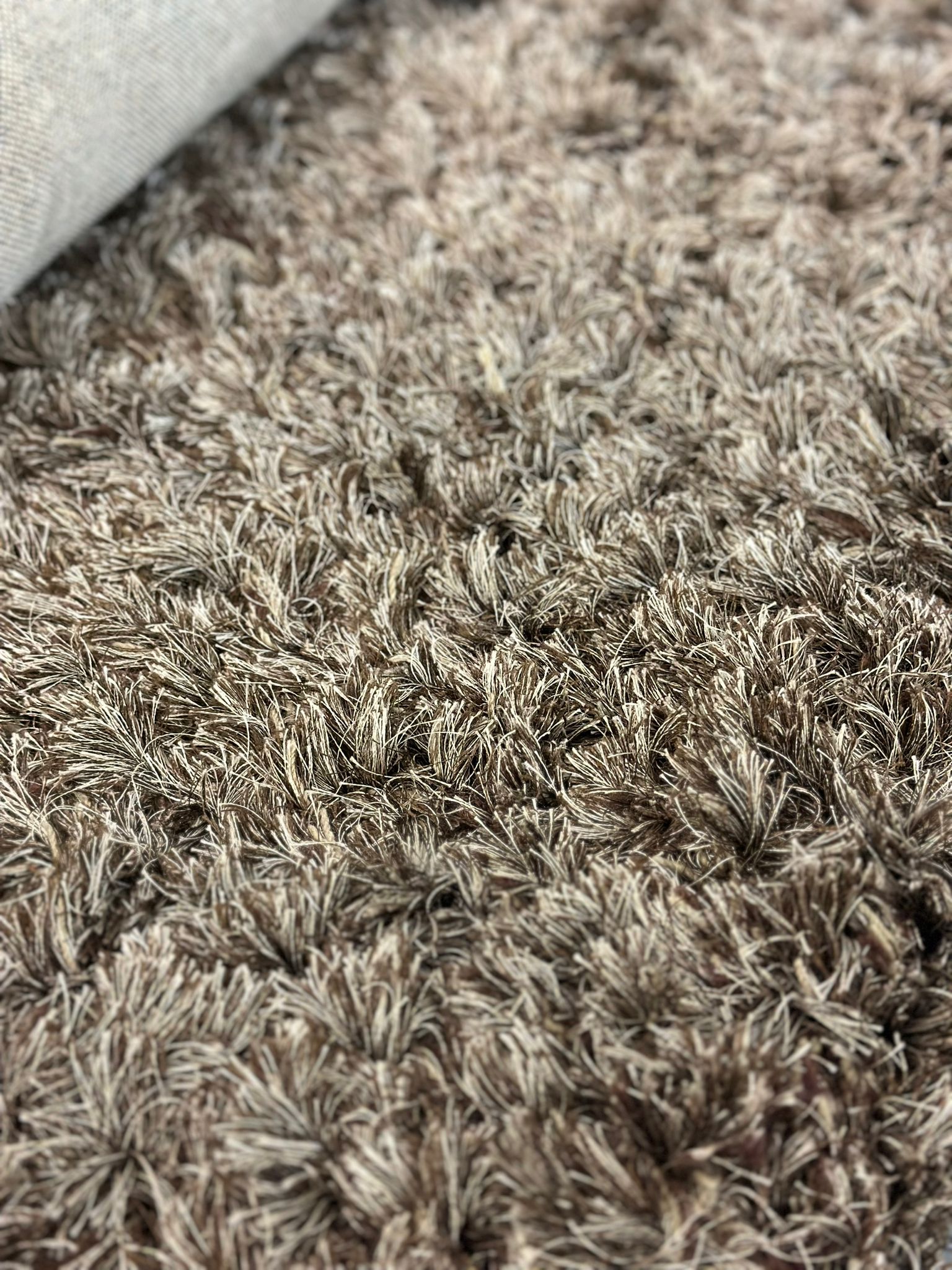 Tapis à poils long taupe/gris