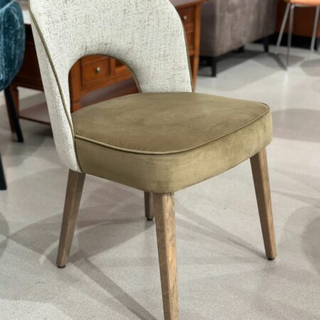 Chaise design en tissu