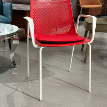 Chaise avec accoudoirs - AKAMI