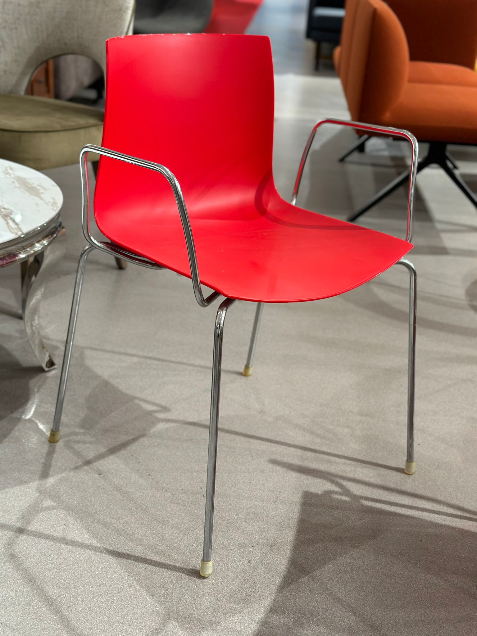 Chaise luge avec accoudoirs - Arper - Catifa 46