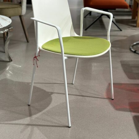 Chaise avec accoudoirs - LOTTUS