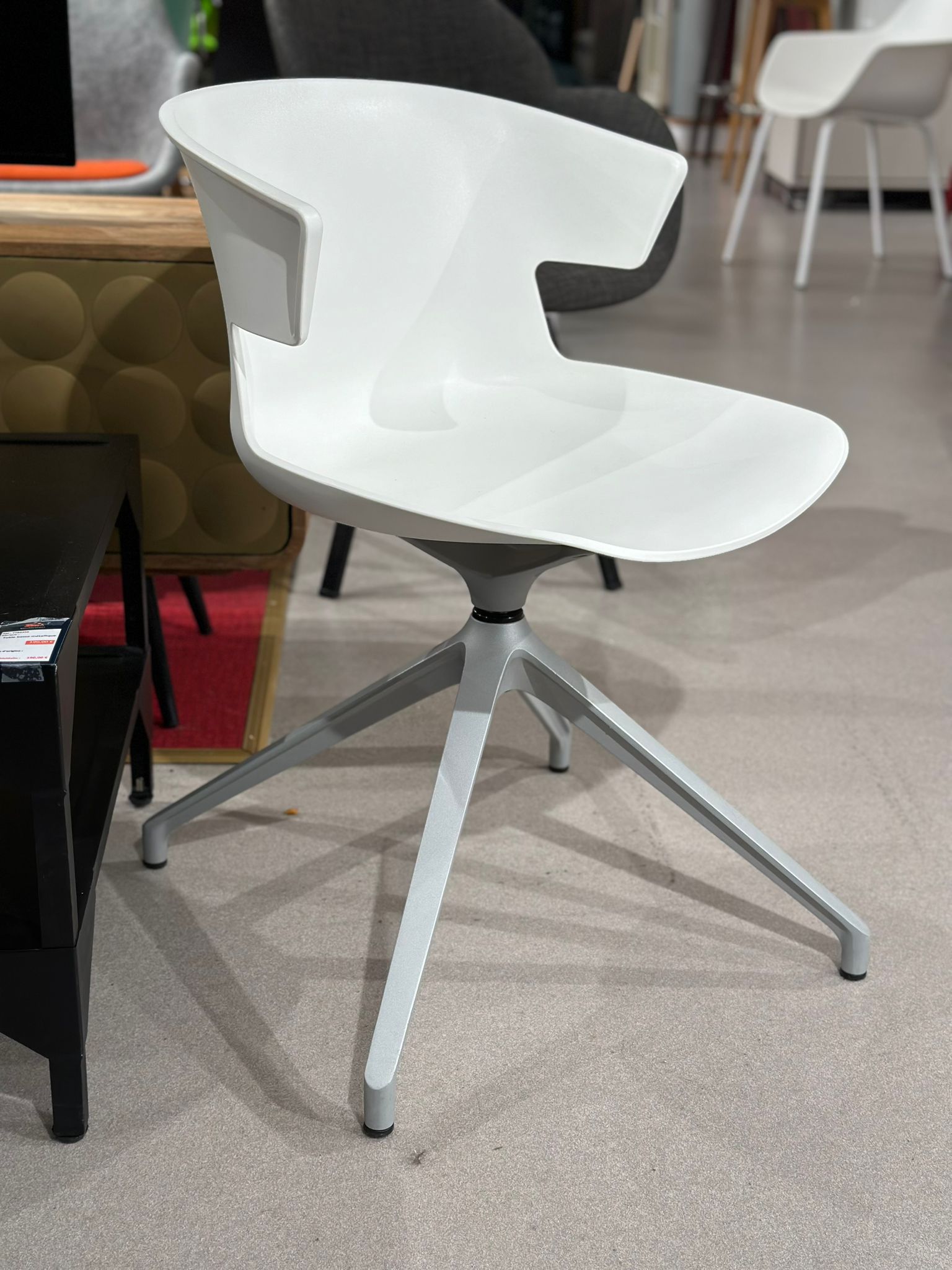 Chaise design pivotante - COVE