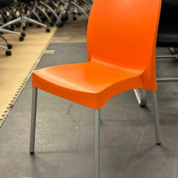 Chaise en plastique empilable - SIESTA