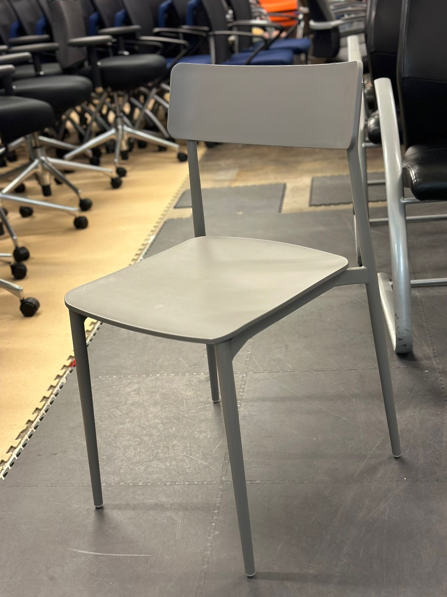 Chaise acier et polypropylène - CULT SERGIS