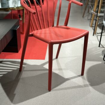 Chaises empilables "SILLA" dossier arrondi (48 pièces disponibles)