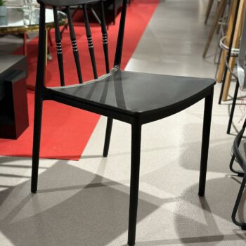 Chaises noir empilables "SILLA" (10 pièces disponibles)