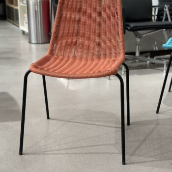 Chaises empilables en résine tressée (27 pièces disponibles)