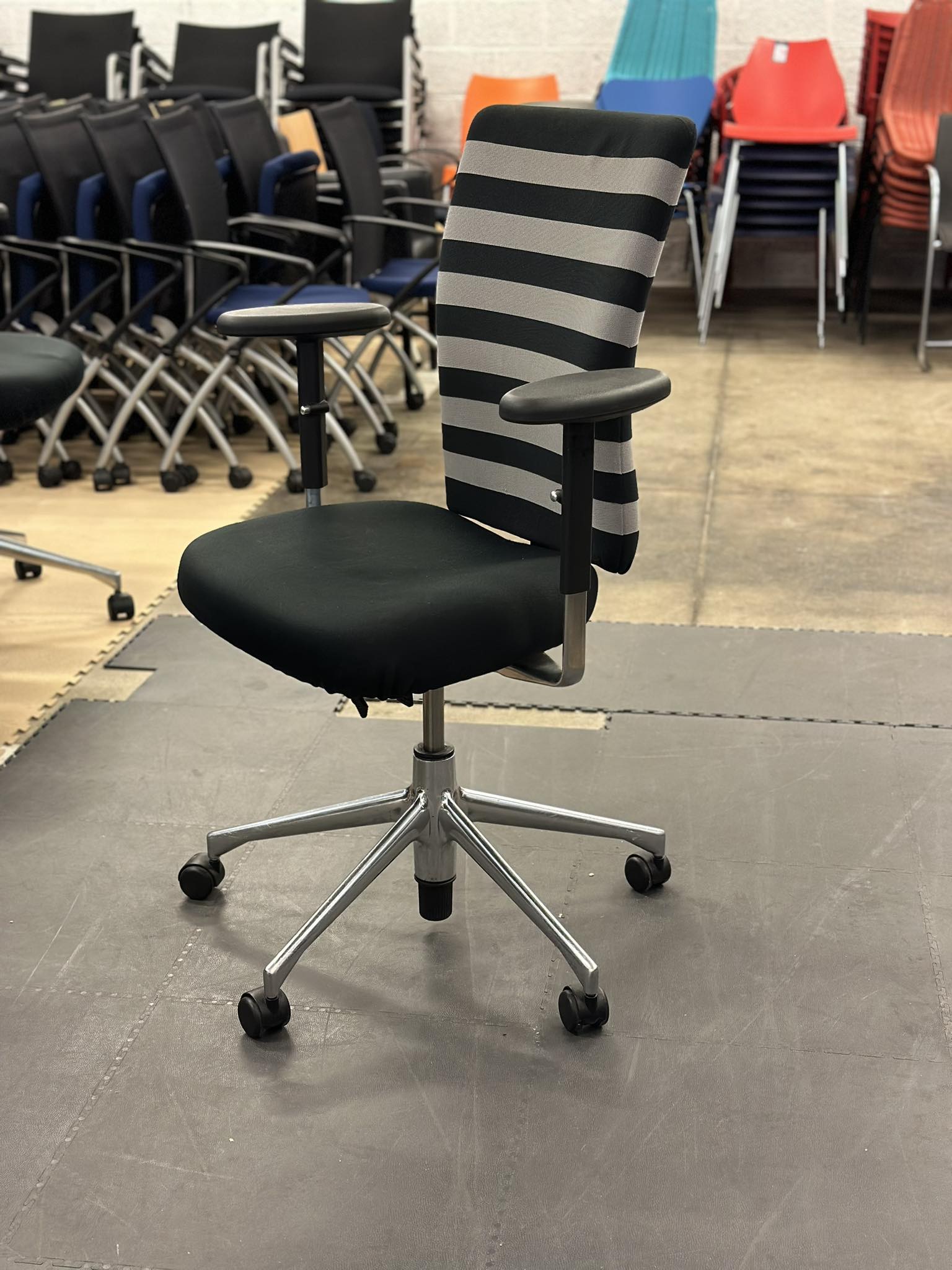 Chaise de bureau T-Chair "Citterio collection" (65 pièces disponibles) - Image 2