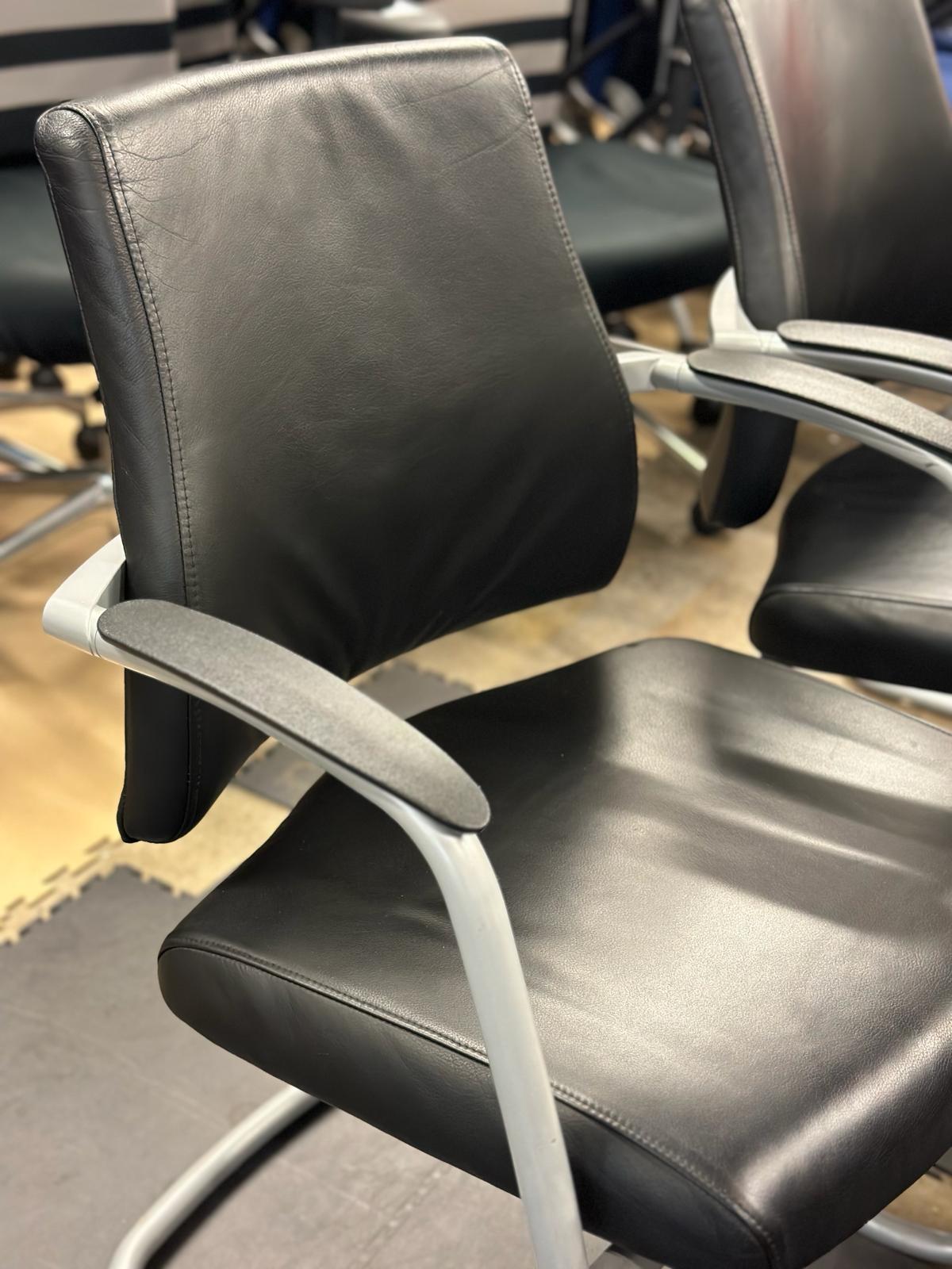 Chaises de bureau/réunion/conférence en cuir empilable - Image 2