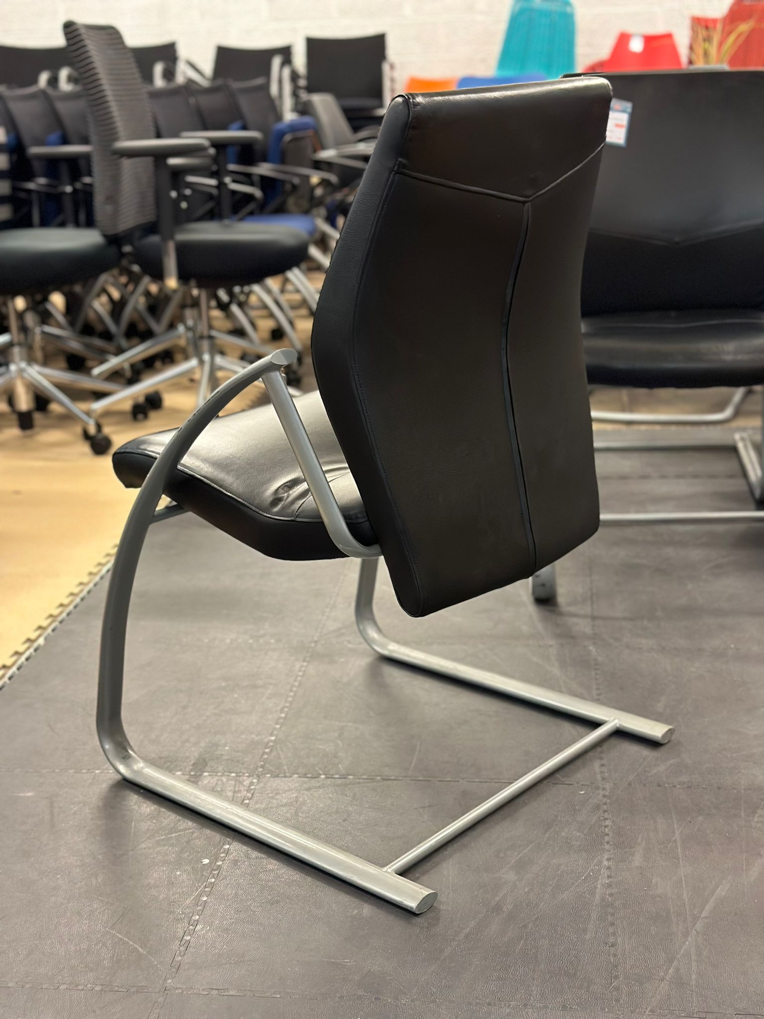 Chaise de bureau en cuir SOKOA - EDEN (6 pièces disponibles) - Image 3