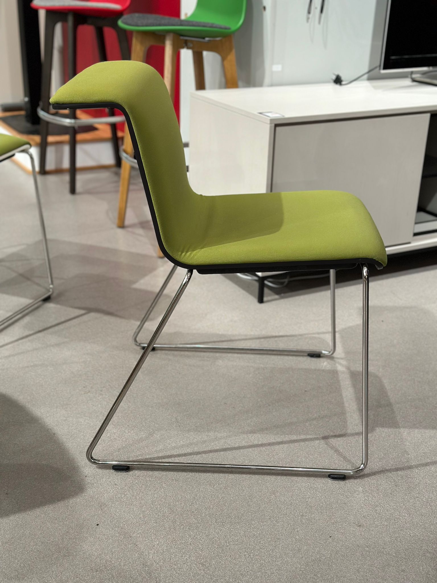 Chaise design - BULO dossier noir - Image 3