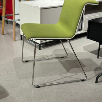 Chaise design - BULO (dossier blanc)