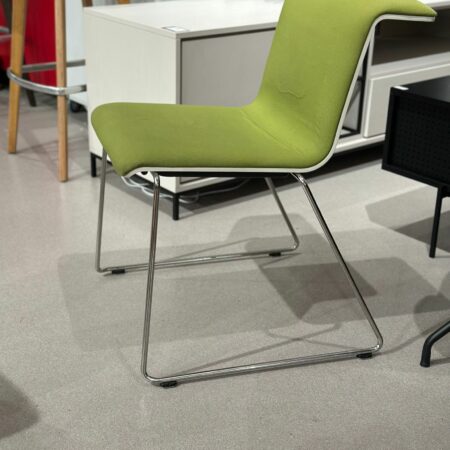 Chaise design - BULO (dossier blanc)