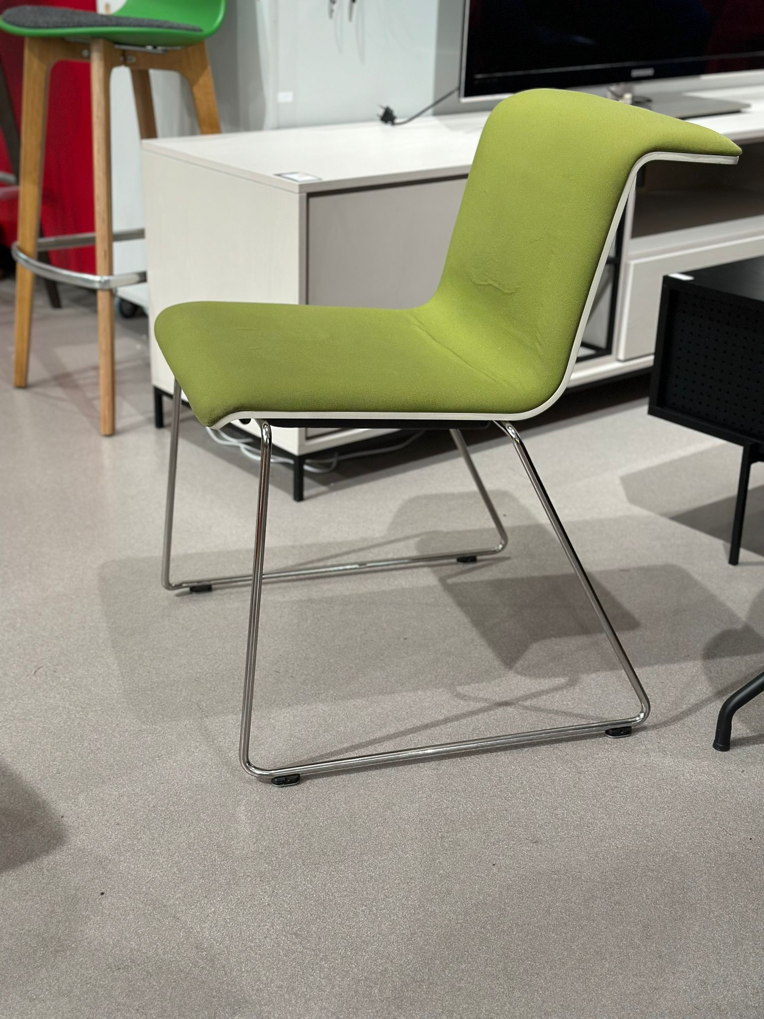 Chaise design - BULO (dossier blanc)