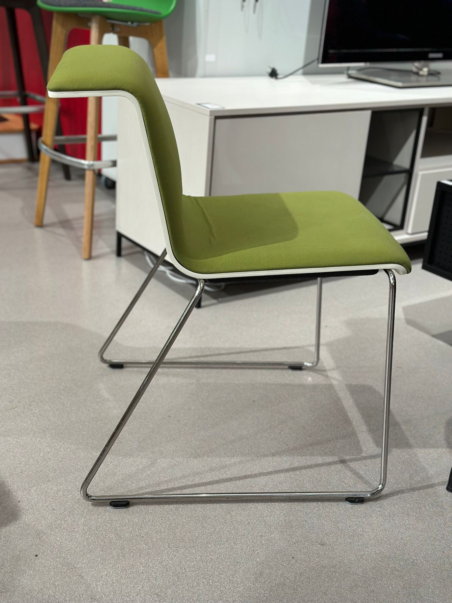 Chaise design - BULO (dossier blanc) - Image 3