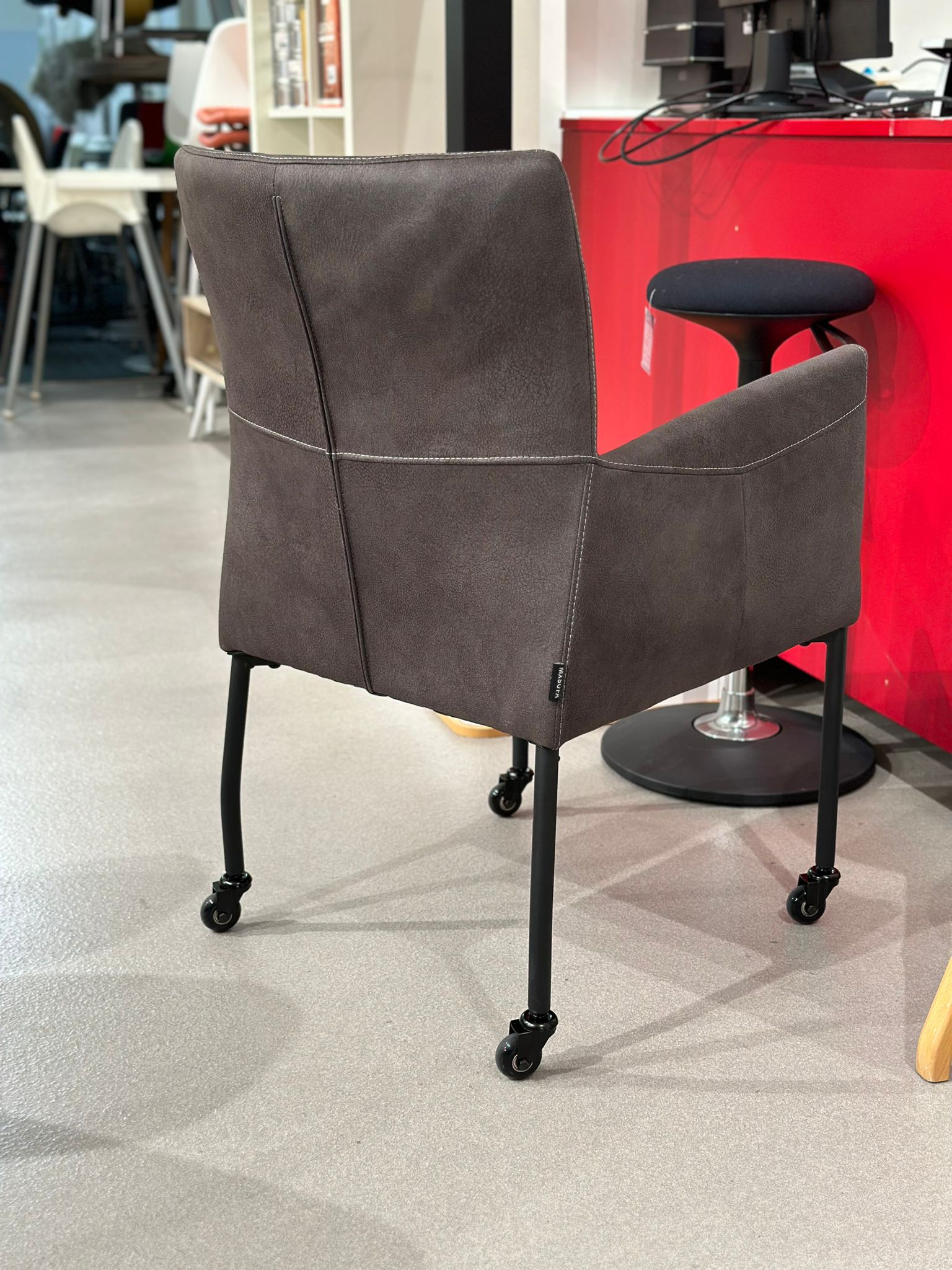 Chaise/Fauteuil sur roulette - Image 2