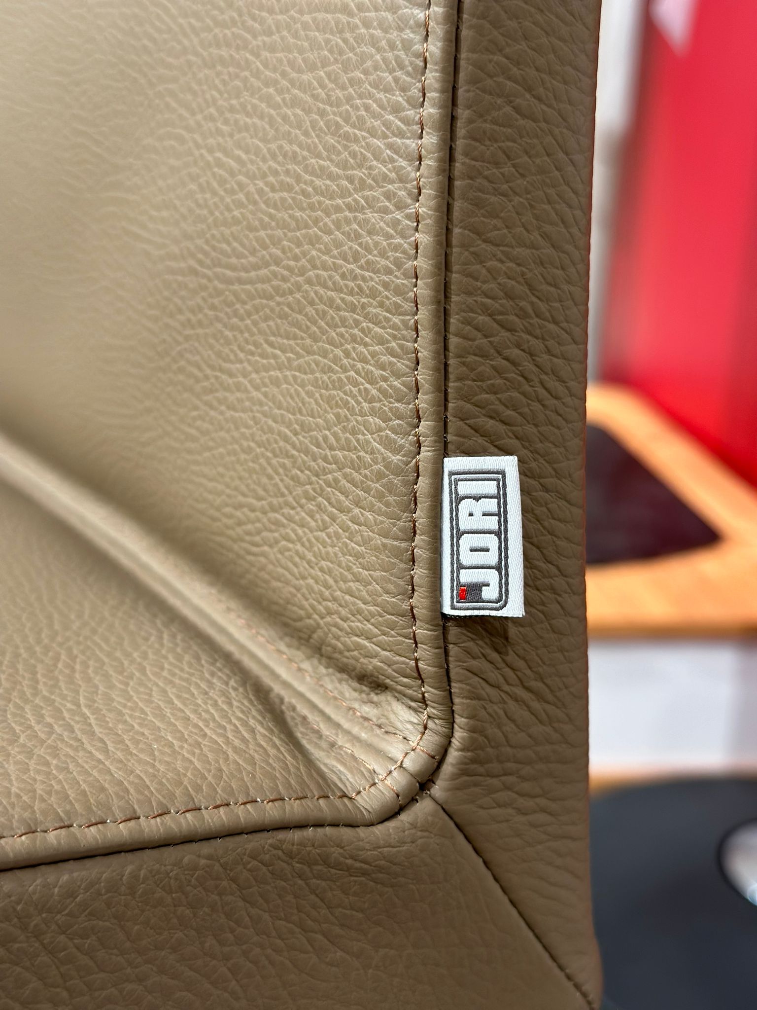 Chaise design en cuir JORI - PERLA - Image 2