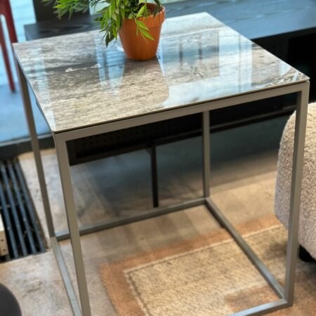 Table d'appoint effet marbre dessus en verre