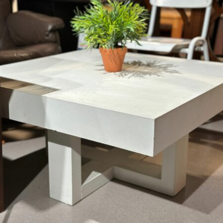 Table de salon carre design en bois