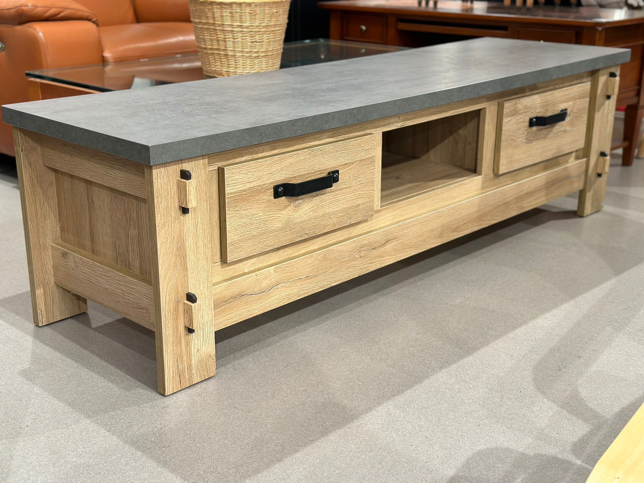 Meuble TV en chêne naturel - BROCELIANDE