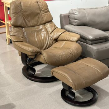 Fauteuil relax en cuir + repose pied Stressless - Reno