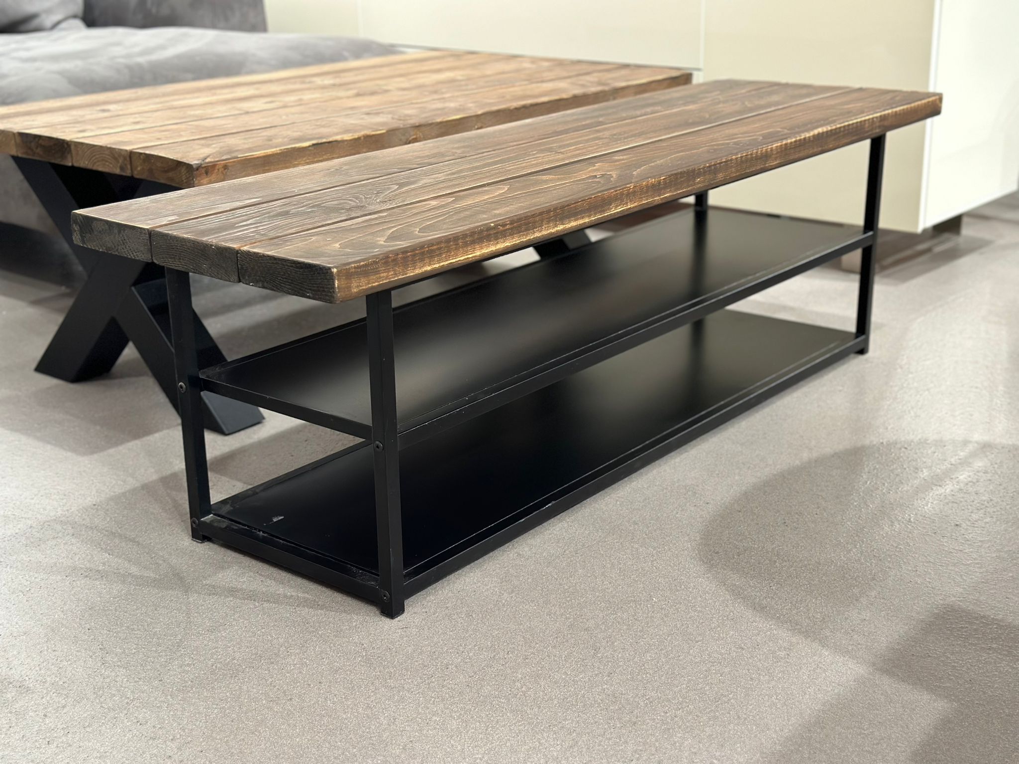 Meuble TV en bois style industriel - Image 2