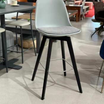 2x Tabourets de bar style scandinave (4 pièces disponibles)