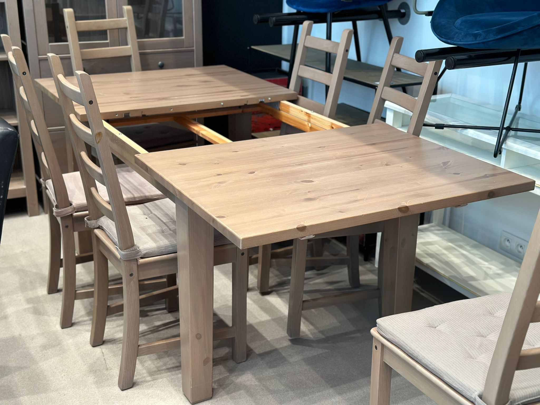 Table à manger extensible + 8 chaises - Image 2