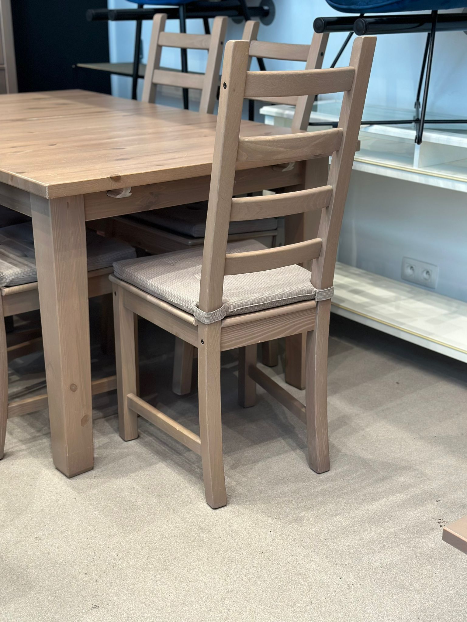 Table à manger extensible + 8 chaises - Image 5