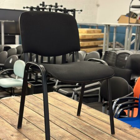 Chaise de réunion/conférence en tissu empilable (11 pièces disponibles)