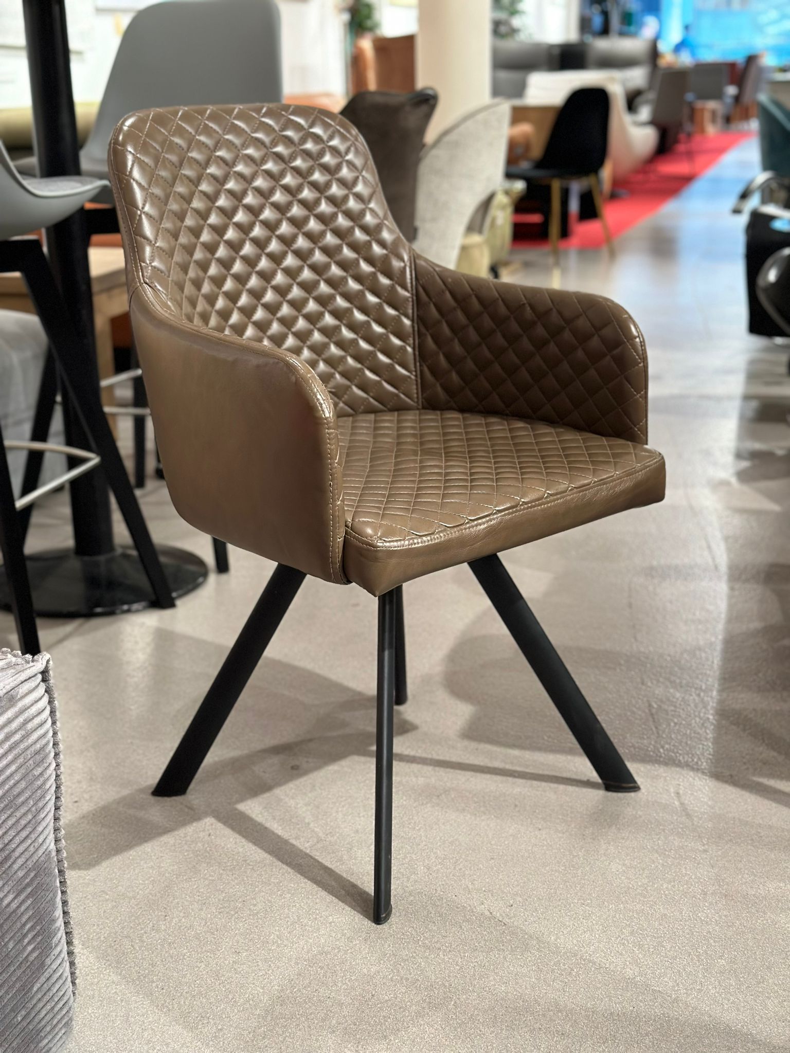 Chaises design salle à manger en similicuir