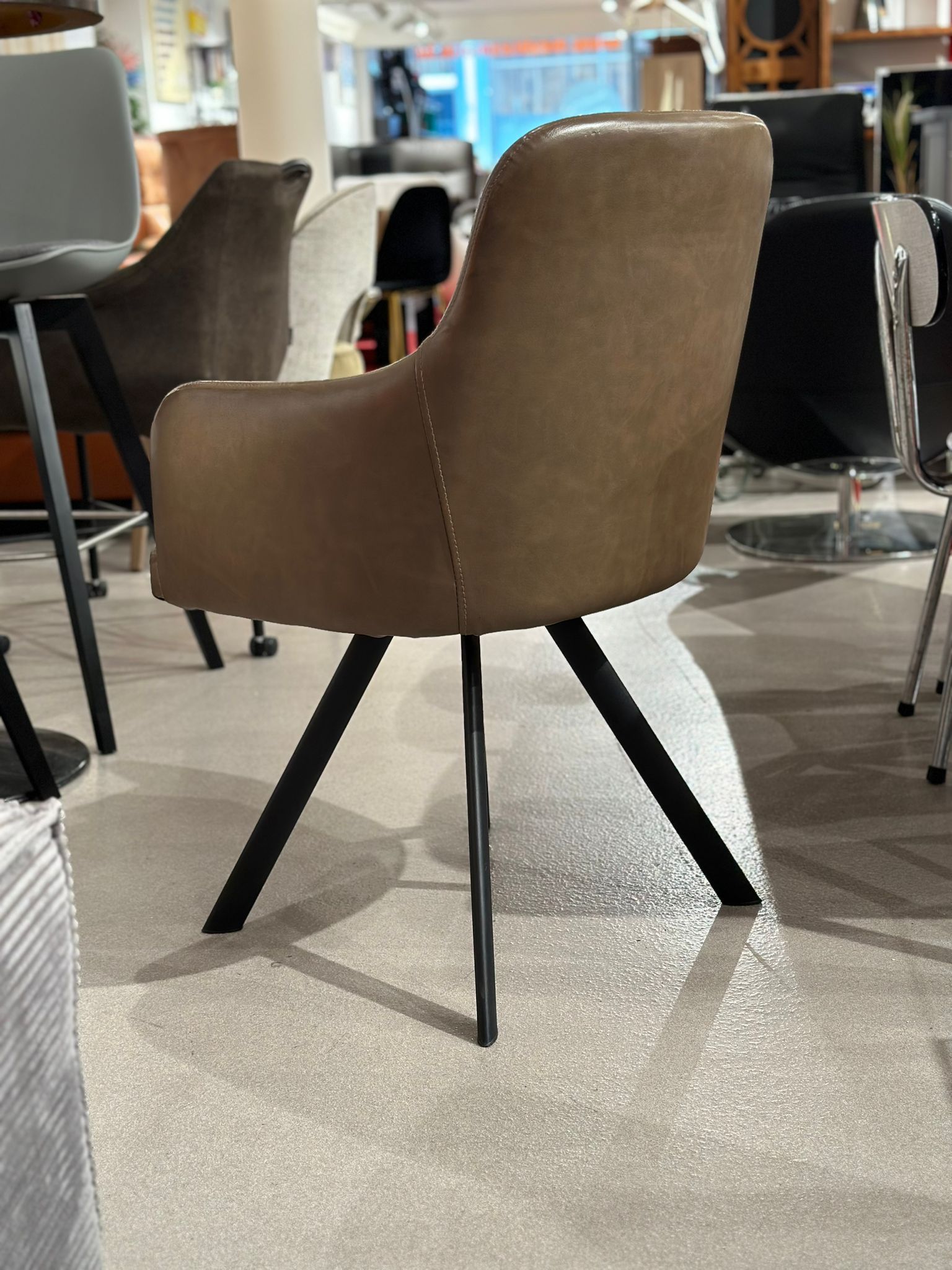 Chaises design salle à manger en similicuir - Image 3