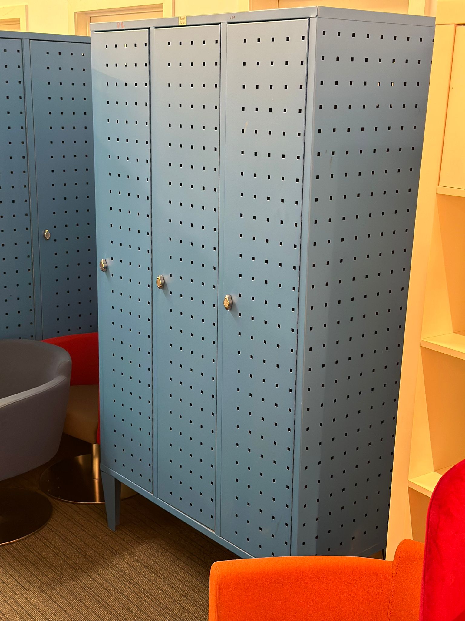 Casiers métallique 3 portes (2 pièces disponibles) - Image 3