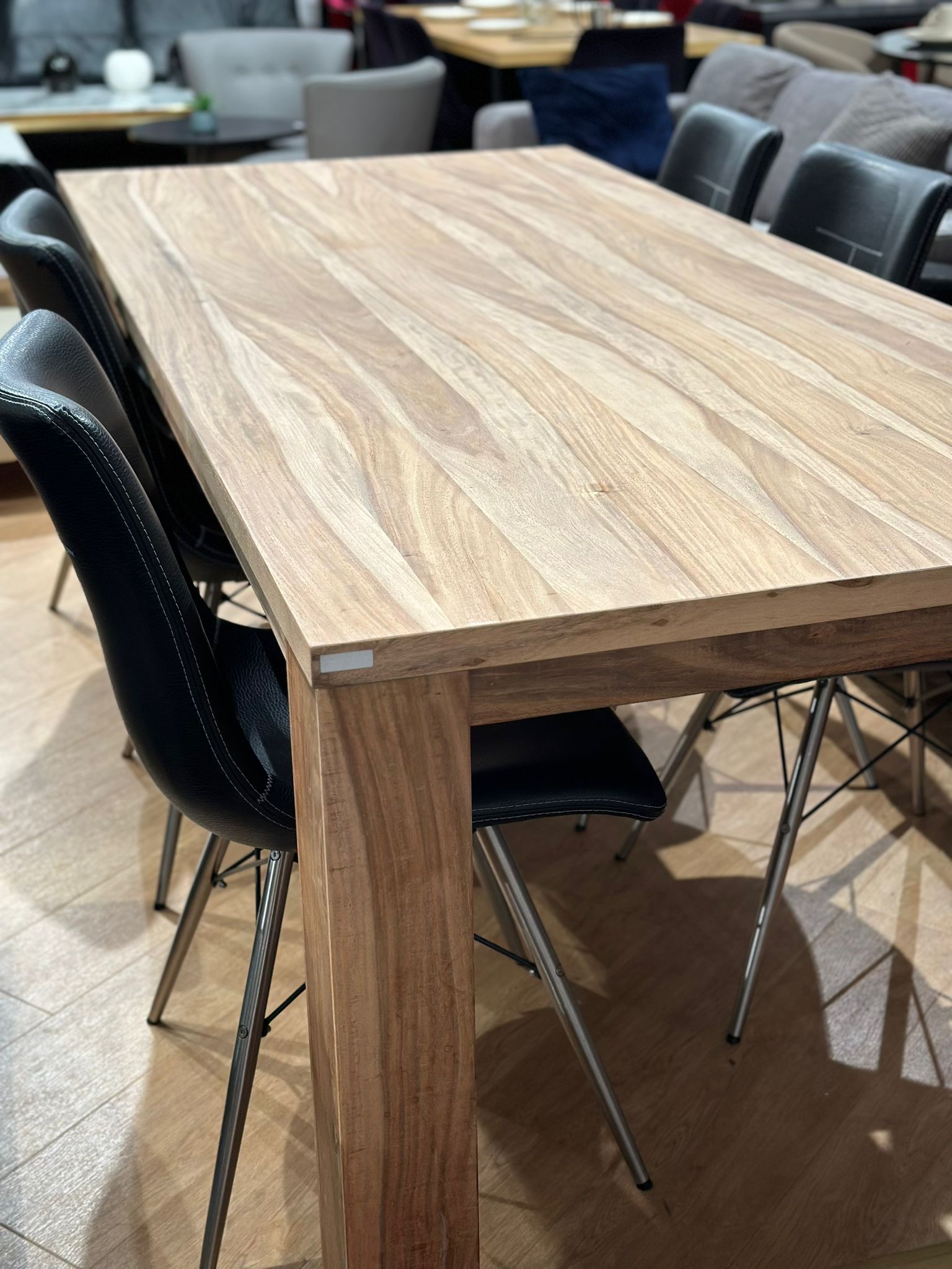 Table à manger en bois ACACIA - XOOON - Image 3