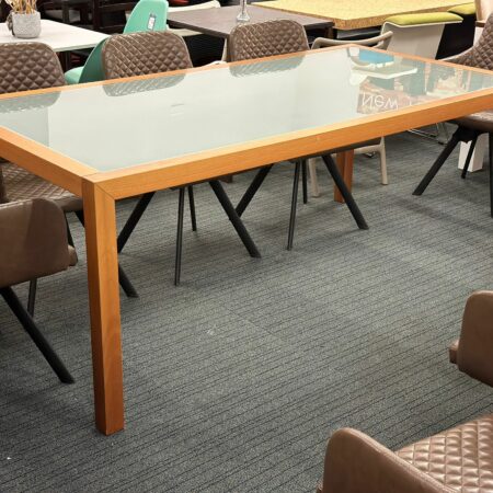 Table à manger dessus en verre