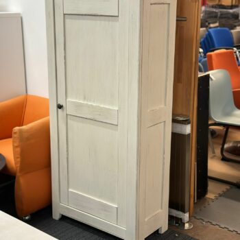 Meuble de rangement en chêne massif