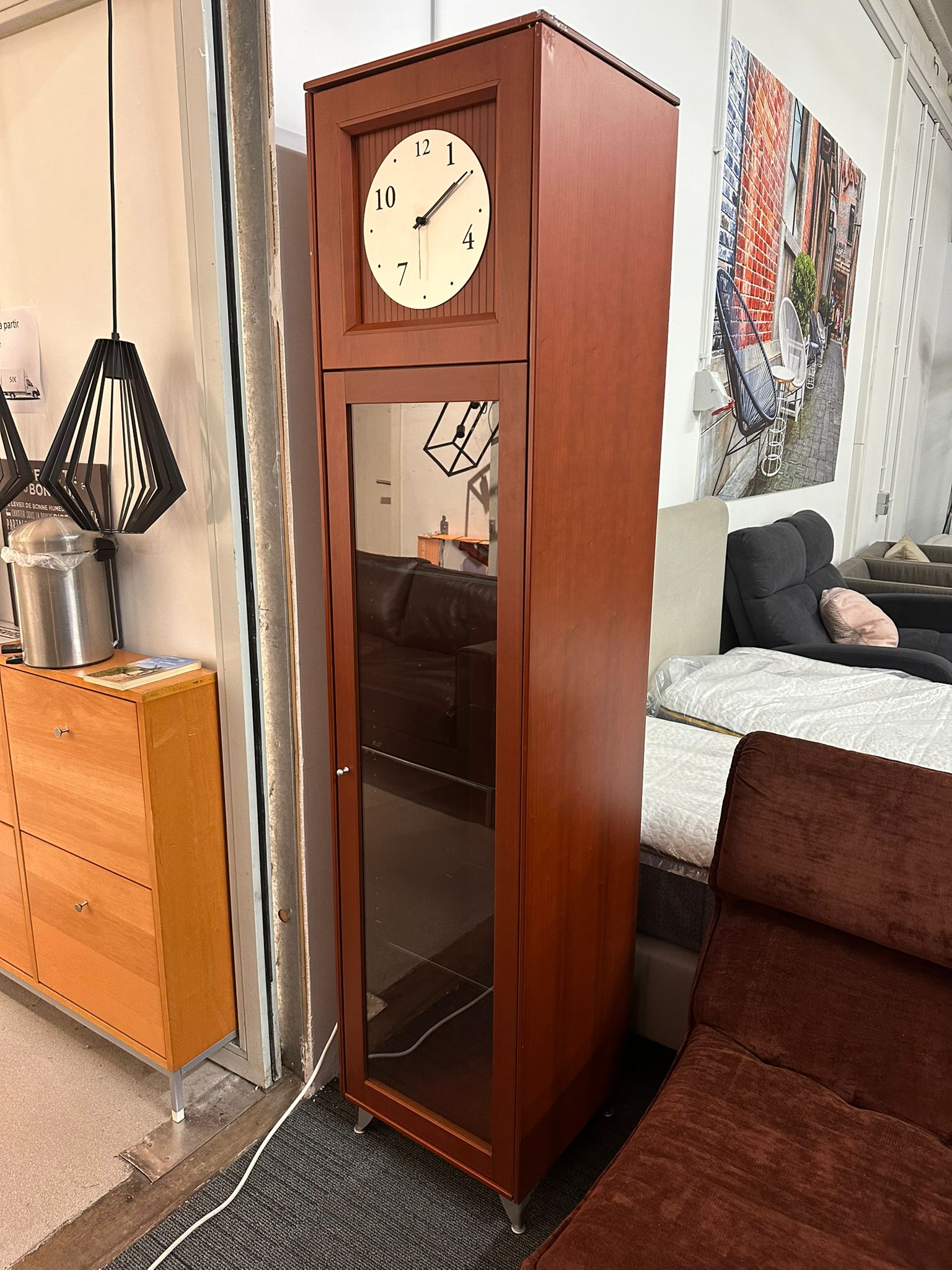 Meuble vitrine - Horloge