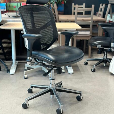 Chaise de bureau ergonomique (24 pièces disponibles)