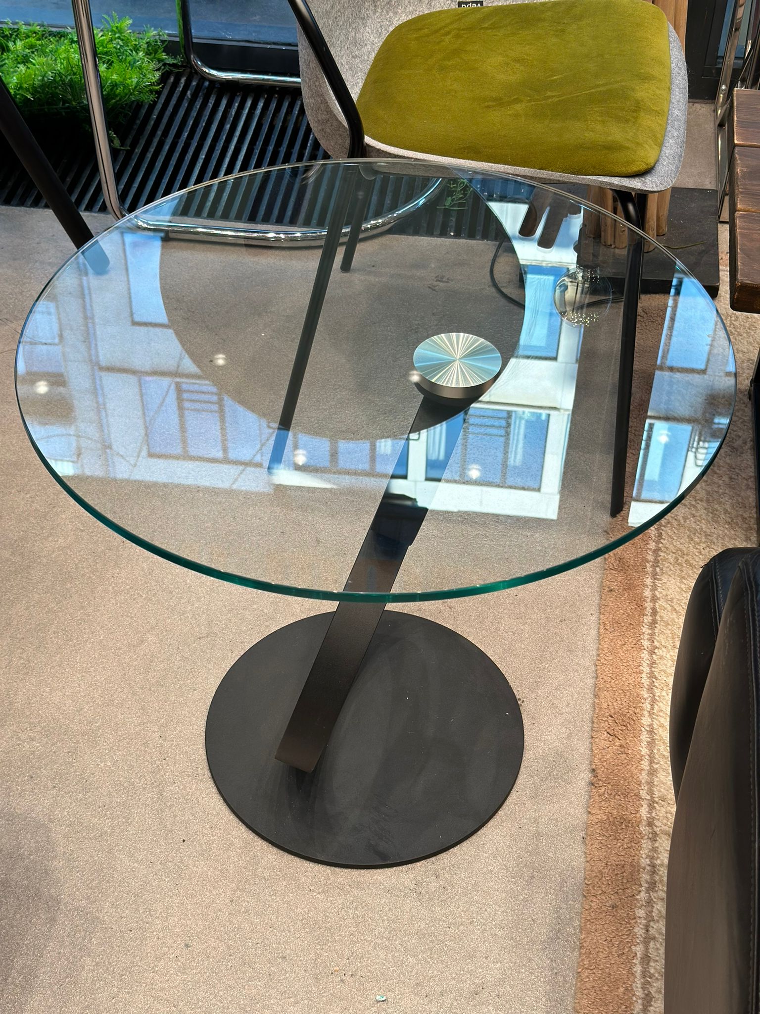 Table d'appoint/de salon ronde design en verre - Image 2