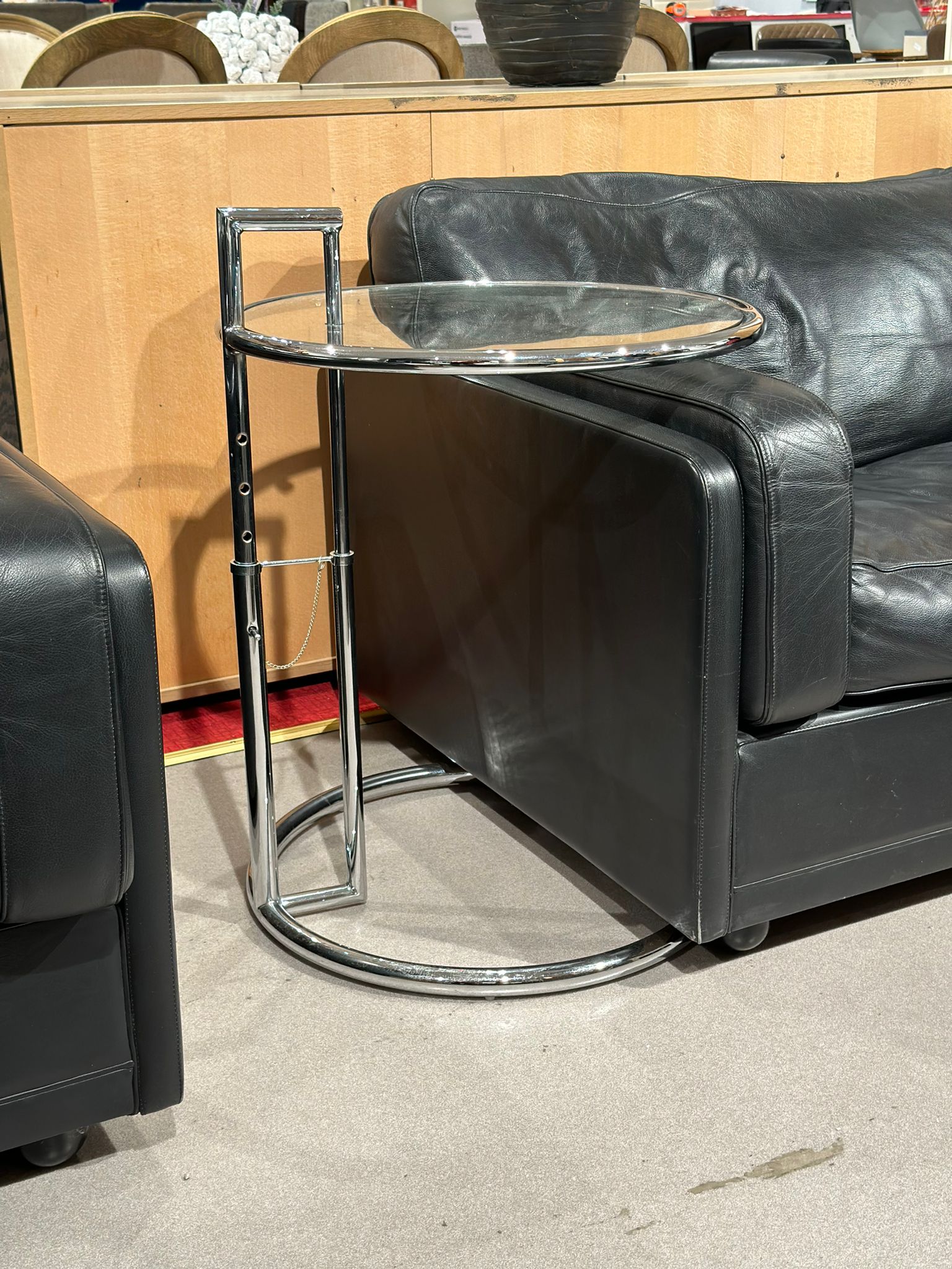 Table d'appoint design reglable en hauteur - Image 2